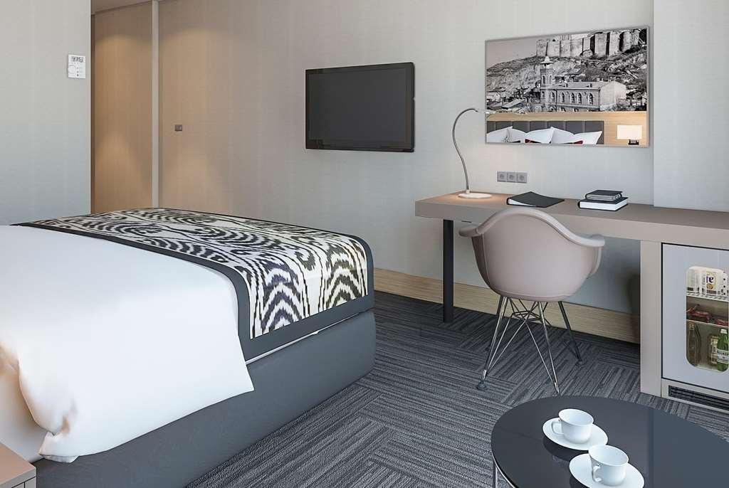 Ramada Encore Tiflis Habitación foto