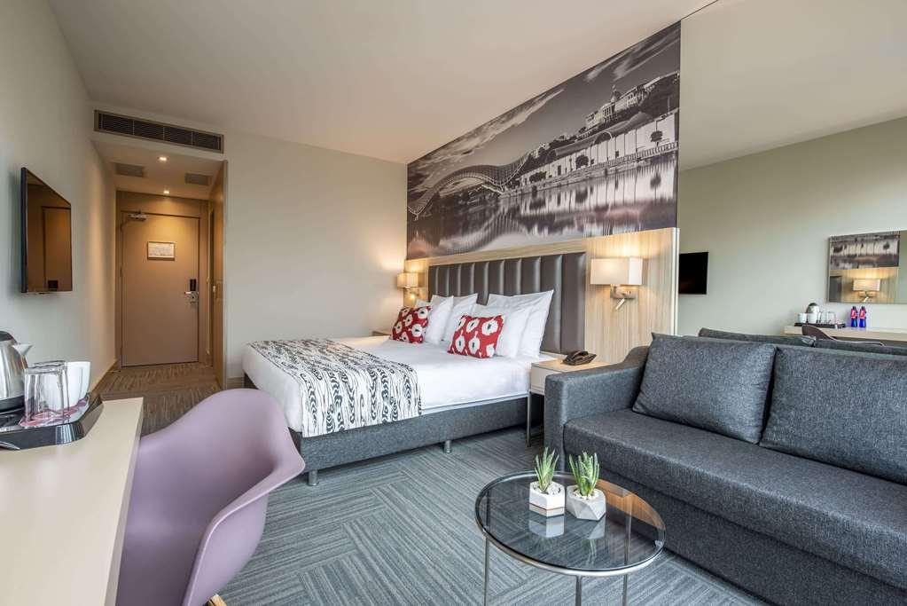 Ramada Encore Tiflis Habitación foto